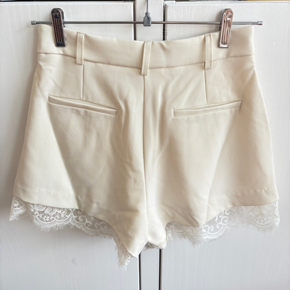Lulu’s sz XS Tailored Poise Cream Pleated Lace Trim High-Waisted Shorts Viral - Picture 5 of 8